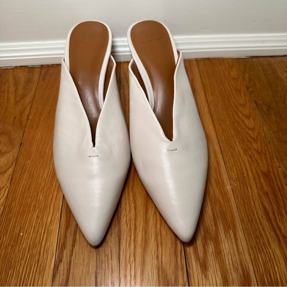 NWOB H by Halston Cream White Leather Heeled Mule — Size 8.5